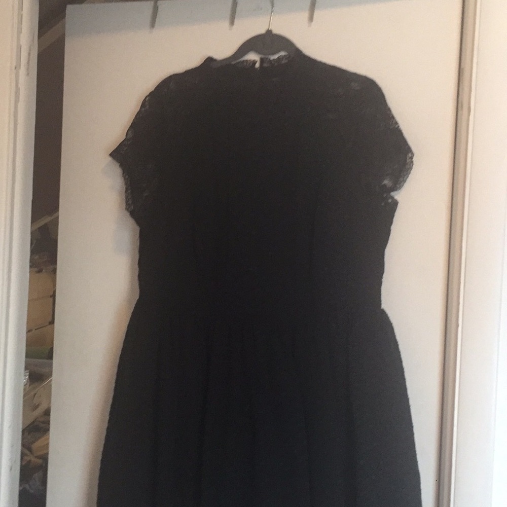 Dress - Picture 3 of 4